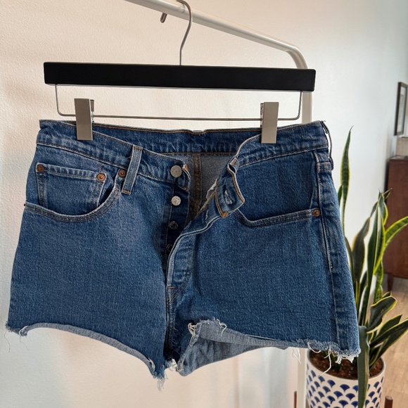 Levi’s High Rise Cutoff Denim Shorts - Picture 1 of 3